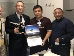 Haji ISAM Beli Pesawat Boeing Rp 1,5 Triliun Pakai Kaos Oblong