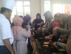50 Warga Kecamatan Koja Jakarta Utara Ikuti Pelatihan Aneka Bidang Kue