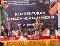 Pelatihan Tenaga Kerja Mandiri Dibuka Oleh Kasie P3T Dwi Juni Astuty Di RPTRA Bawang Putih Kebon Bawang