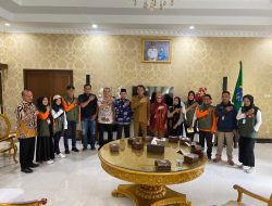 Bupati OKI Terima Pantarlih, Meminta Masyarakat OKI Untuk mendukung Program KPU Dalam Pelaksanaan Coklit Data Pemilih