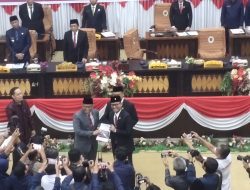 Resmi Dilantik 45 Anggota DPRD OKI Terima SK Masa Jabatan 2024-2029