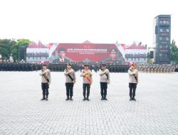Jokowi Berikan Tujuh Penghargaan Satker Institusi Polri