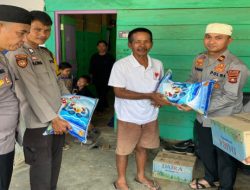 Kapolsek Keluang Sambangi Keluarga Korban Penusukan, Sampaikan Belasungkawa dan Bantuan
