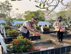 Mengenang Jasa Pahlawan, Polres OKI Ziarah Ke Taman Makan Pahlawan, Dalam Rangka HUT Bhayangkara Ke 79