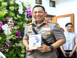 Kapolri Hadiri Perayaan Ulang Tahun ke-100 Ny. Meriyati Hoegeng, Simbol Kesetiaan dan Keteladanan