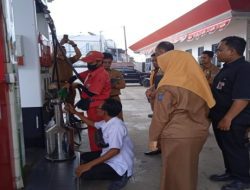 Terkait Laporan Masyarakat SPBU Curang, Dinas Perdagangan OKI Nyatakan SPBU Kayuagung Sesuai Standar