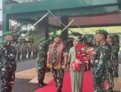 Tradisi Pedang Pora Iringi Lepas Sambut Dandim 0402/OKI-OI