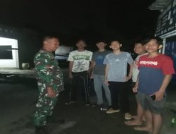 Patroli Malam Babinsa Perkuat Sinergi dengan Warga Jaga Kamtibmas