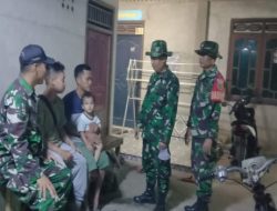Babinsa Koramil 402-06/Tanjung Batu Terus Laksanakan Patroli Siskamling Agar Desa Aman Masyarakat Tenang