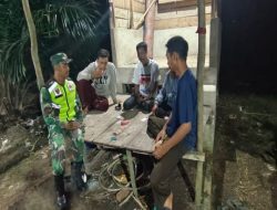 Patroli Siskamling Babinsa 402-06/Tanjung Batu, Ciptakan Lingkungan Aman