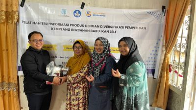 Tim PKM Prodi Ilmu Perikanan USS Lakukan PKM :Transformasi Pempek Dan Kemplang Ikan Lele, Peningkatan Kualitas Produk Melalui Teknologi Packaging Pada IRT Pempek Cek Noni Palembang