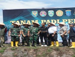 Teknologi Pertanian Masuk OKI, Uji Coba Penanaman Benih Padi Perdana dengan Drone