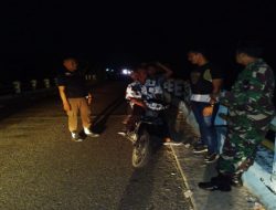 Sinergi Babinsa Koramil 402-03/SP Padangdan Warga Desa Terate Perkuat Patroli Siskamling dan Kamtibmas