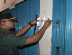 Sinergi Forkopimda: Dandim 0402/OKI-OI Turun Langsung Pasang Stiker Penunggakan di Pasar Kayuagung