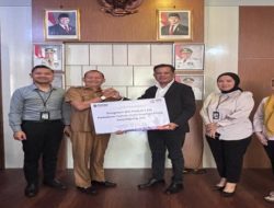 BRI Peduli Serahkan Bantuan CSR Perbaikan Taman Kota Segitiga Emas Kayuagung, OKI
