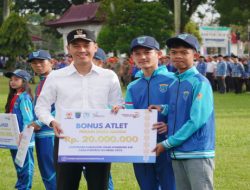 Muchendi Guyur Bonus Rp 1,1 Miliar Atlet Berprestasi Porprov 2025