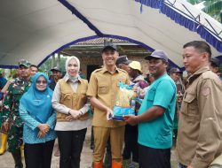 Bupati OKI Salurkan 142 Ribu Kg Benih Padi untuk Pulihkan Sawah Terdampak Banjir