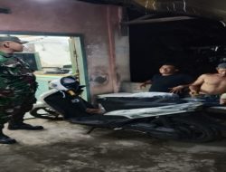 Antisipasi Terjadinya Gangguan Kamtibmas, Babinsa Koramil 402-03/SP Padang Patroli Siskamling Di Malam Tahun Baru