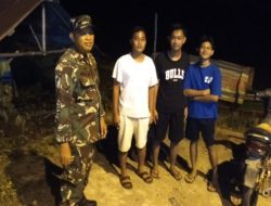 Patroli Malam Untuk Tetap Pastikan Wilayah Aman, Babinsa 402-12/Pemulutan Telusuri Wilayahnya