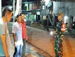 Keamanan Desa Sungai Menang Jadi Prioritas dalam Patroli Siskamling Teritorial Koramil 402-13/Sungai Menang