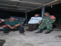 Pastikan Wilayah Aman, Babinsa Aktif Laksanakan Patroli Malam