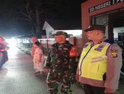 Sinergi Bersama Warga, Babinsa Koramil 402-02/Pedamaran Laksanakan Patroli Siskamling