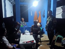 Pentingnya Jaga Keamanan Warga, Babinsa Koramil 402-07/Indralaya Laksanakan Patroli Siskamling