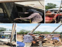 Wujudkan Akses Penghubung Desa, Tim Satgas Jembatan Gantung Pasang Tiang Pancang