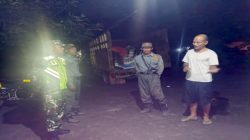 Patroli Malam, Babinsa Sungai Menang dan Komduk Bersatu Ciptakan Lingkungan Aman dan Nyaman