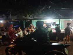 Jaga Keamanan dan Pererat Silaturahmi dengan Warga, Babinsa Koramil 402-08/Pampangan Rutin Laksanakan Patroli Siskamling