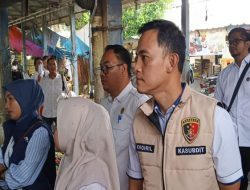 Bapanas RI dan Polda Sumsel Cek Ketersediaan Sembako di Pasar Kayuagung