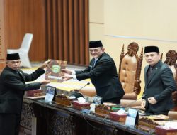 8 Fraksi DPRD Sumsel Sampaikan Pandangan Umum Perseroda Sumsel Energi Gemilang