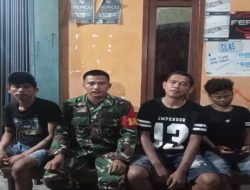 Ciptakan Lingkungan Aman, Babinsa 402-11/Tl Selapan Patroli Siskamling Bersama Warga