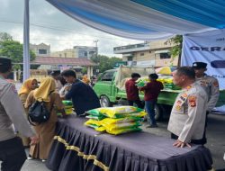 *Dukung Stabilitas Harga, Polres OKI Salurkan 5 Ton Beras SPHP di Pasar Kayuagung*
