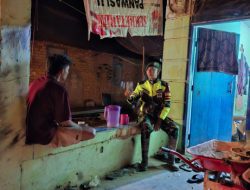 Babinsa Koramil 402-13/Sungai Menang Laksanakan Patroli Siskamling Demi Keamanan Warga