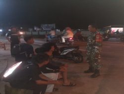 Patroli Malam Babinsa 402-06/Tg Batu Bersama Warga, Jaga Keamanan dan Kekompakan