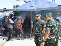 Hadapi Medan Sulit, Dandim 0402/OKI-OI dan Danrem 044/Gapo Tinjau Pembangunan Jembatan Gantung Koala Dua Belas