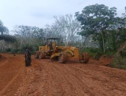 Untuk Kesejahteraan Warga, Satgas TMMD Kodim 0402/OKI Kebut Pembukaan Jalan