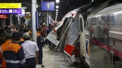 7 Meninggal 81 dirawat Tragedi Tabrakan Kereta di Bekasi