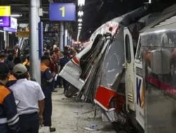 7 Meninggal 81 dirawat Tragedi Tabrakan Kereta di Bekasi