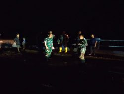 Babinsa dan Warga Desa Belanti SP Padang Gelar Patroli Siskamling Malam