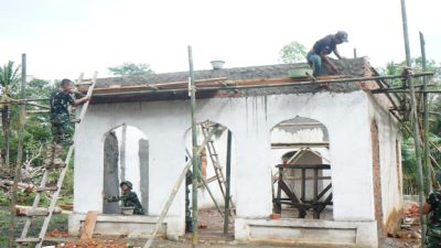 Langkah Nyata TMMD Terus Berlanjut Sulap Musholla Reyot Jadi Layak Di Desa Pematang Sukatani