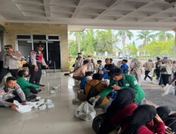 Polres OKI Kawal Aksi Damai Mahasiswa dan OKP di DPRD OKI hingga Kondusif