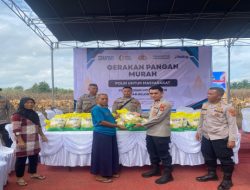 Polres OKI Dampingi Bulog Gelar Gerakan Pangan Murah di Teluk Gelam, 8 Ton Beras SPHP Disalurkan