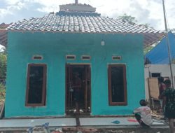 Sapuan Kuas Di Tengah Cuaca Mendung, Musholla Baru, Jadi Lentera Harapan Warga Pematang Sukatani
