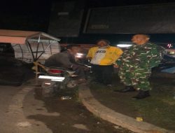 Babinsa Koramil 402-04/Tanjung Raja Gelar Patroli Siskamling Bersama Warga