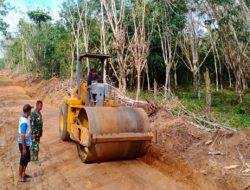 TMMD Ke-128 Kodim 0402/OKI, Progres Pembangunan Jalan di Desa Pematang Sukatani Hampir Rampung 100 Persen