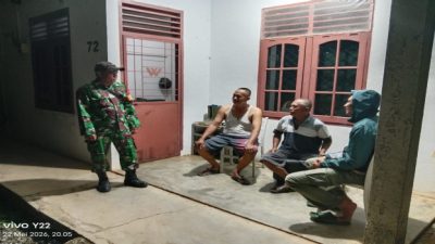 Sinergi Babinsa dan Warga Desa Pengarayan, Koramil 402-01/Tjg Lubuk Gelar Patroli Siskamling dan Antisipasi Bencana