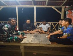 Sinergi TNI dan Warga, Babinsa Air Sugihan Gelar Patroli Siskamling di Srijaya Baru Ciptakan Rasa Aman