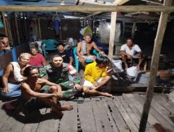 Babinsa Tanjung Raja Gandeng Warga Gelar Patroli Siskamling, Keamanan Kelurahan Terjaga Hingga Larut Malam